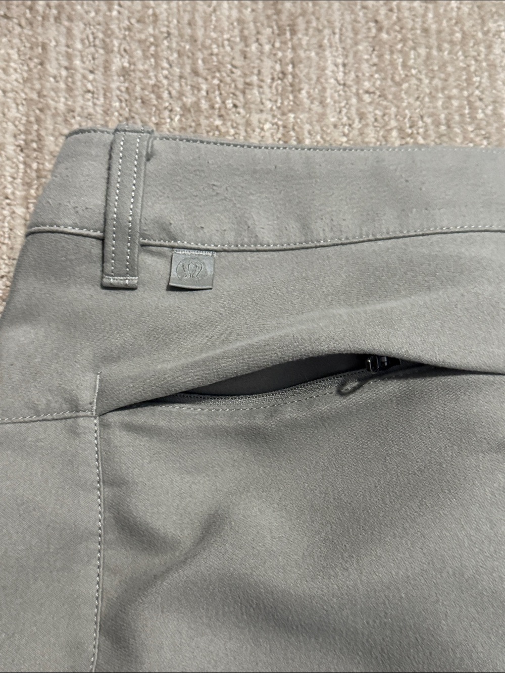Lululemon Men's Size 31x30 Stone Utilitarian Cargo Pant - Picture 10 of 11